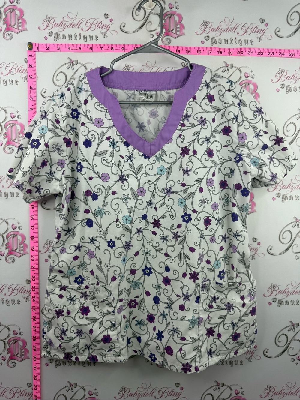 UA Scrubs Floral V-Neck Short Sleeve Top in White and Purple tee tshirt pockets
